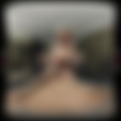 Mia_Deex_Brothel_Delight_6K_original_p_No2StudioVR_video_180_LR.mp4