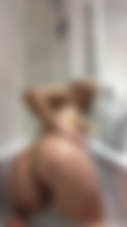 [OnlyFans.com] Elle Brooke (@ellebrookeuk)/19-05-10 4289395 Throat fucked this dildo a little too hard as I threw up lol. At least I co(..) 1080x1920.mp4